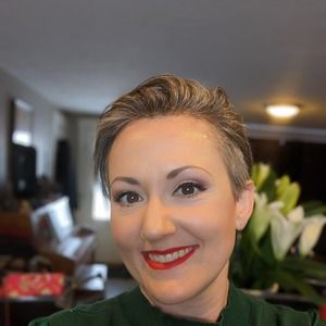 Meet your Posher, Eva